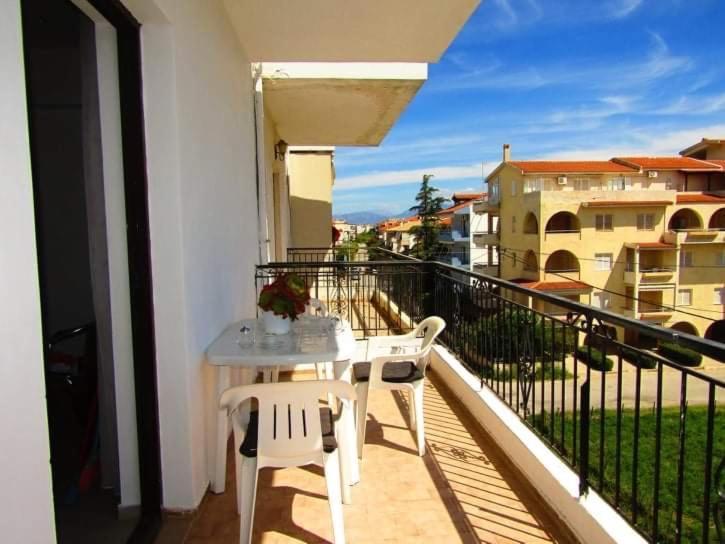 Akrata V Apartment Ngoại thất bức ảnh