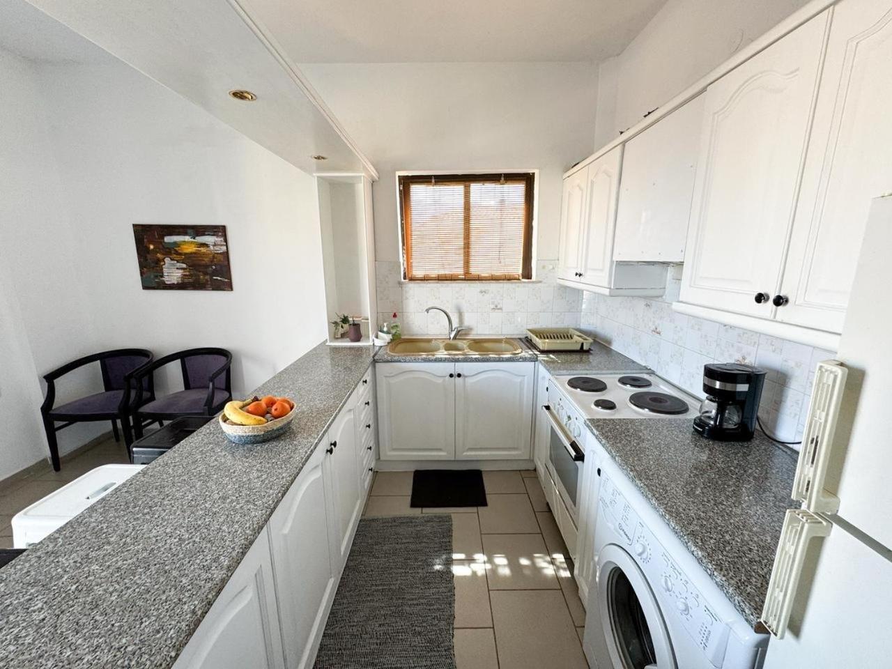 Akrata V Apartment Ngoại thất bức ảnh